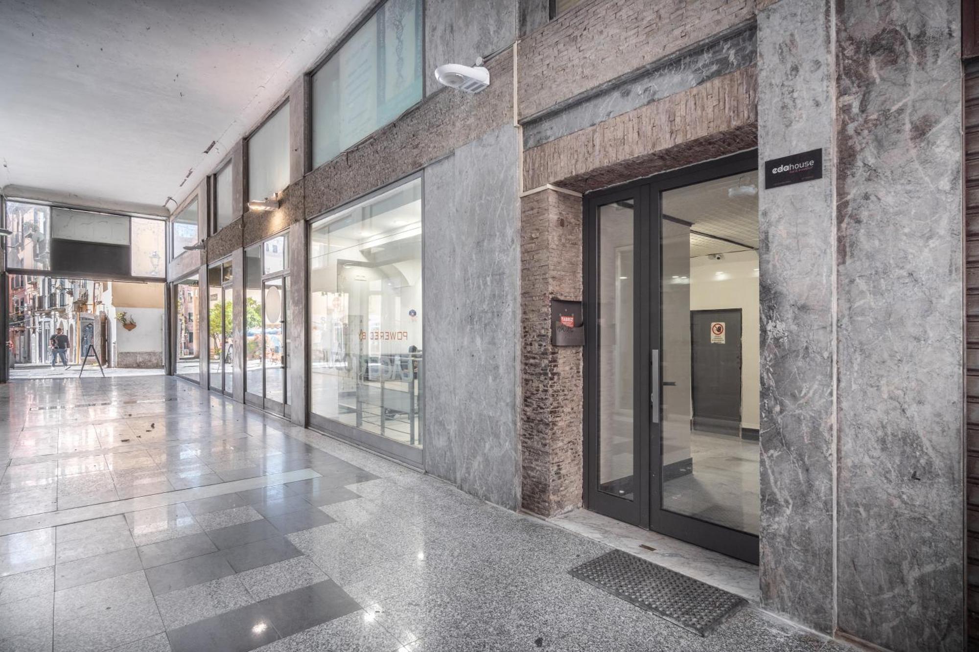 Casa Vacanza Angelina Via Mercanti Centro Storico Salerno Zewnętrze zdjęcie